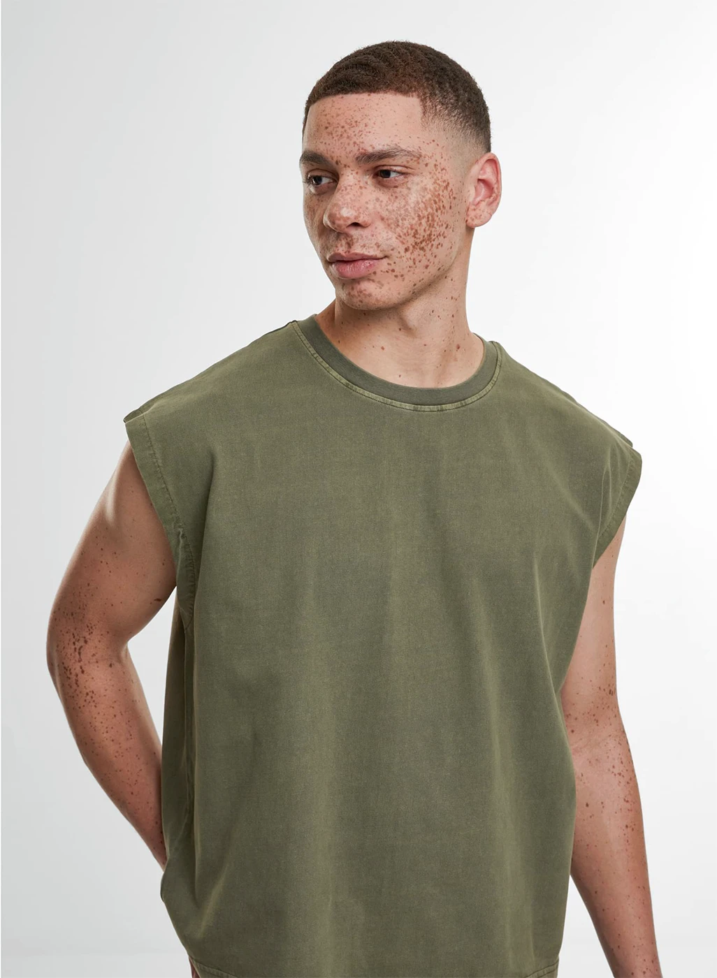 Build Your Brand Vintage Cropped Heavy Sleeveless Tee