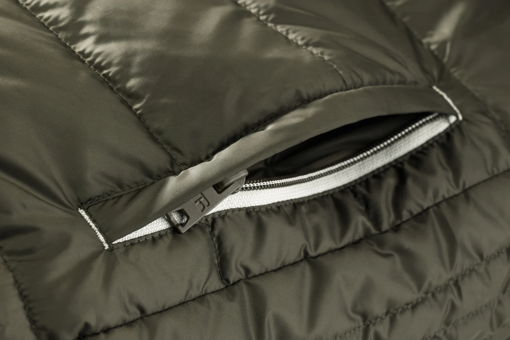 Russell Hooded Nano Jacket